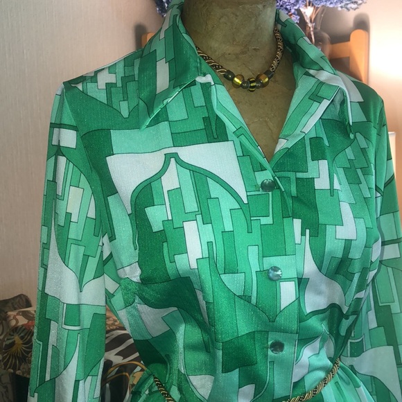 Vintage 1960’s Pykettes, green abstract, nylon/acetate blouse- dagger collar - Picture 3 of 9
